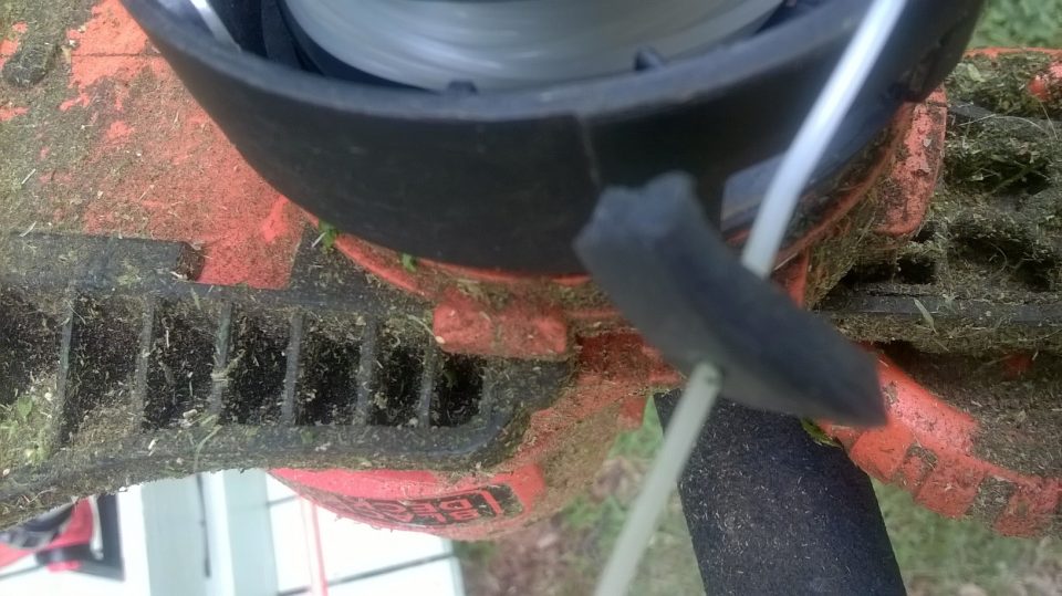 Black & Decker trimmer auto feed test, Rapid feed controversy, Trimmer